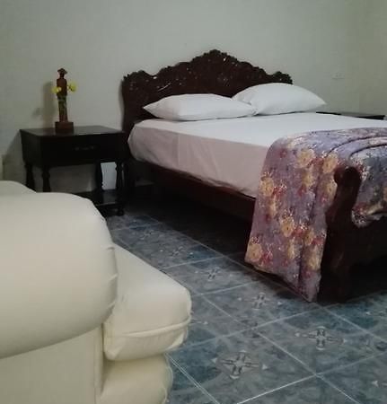 トルヒーリョ Residencial El Sol De Los Pinos Bed & Breakfast エクステリア 写真