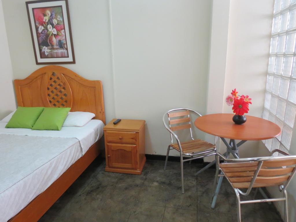 トルヒーリョ Residencial El Sol De Los Pinos Bed & Breakfast エクステリア 写真