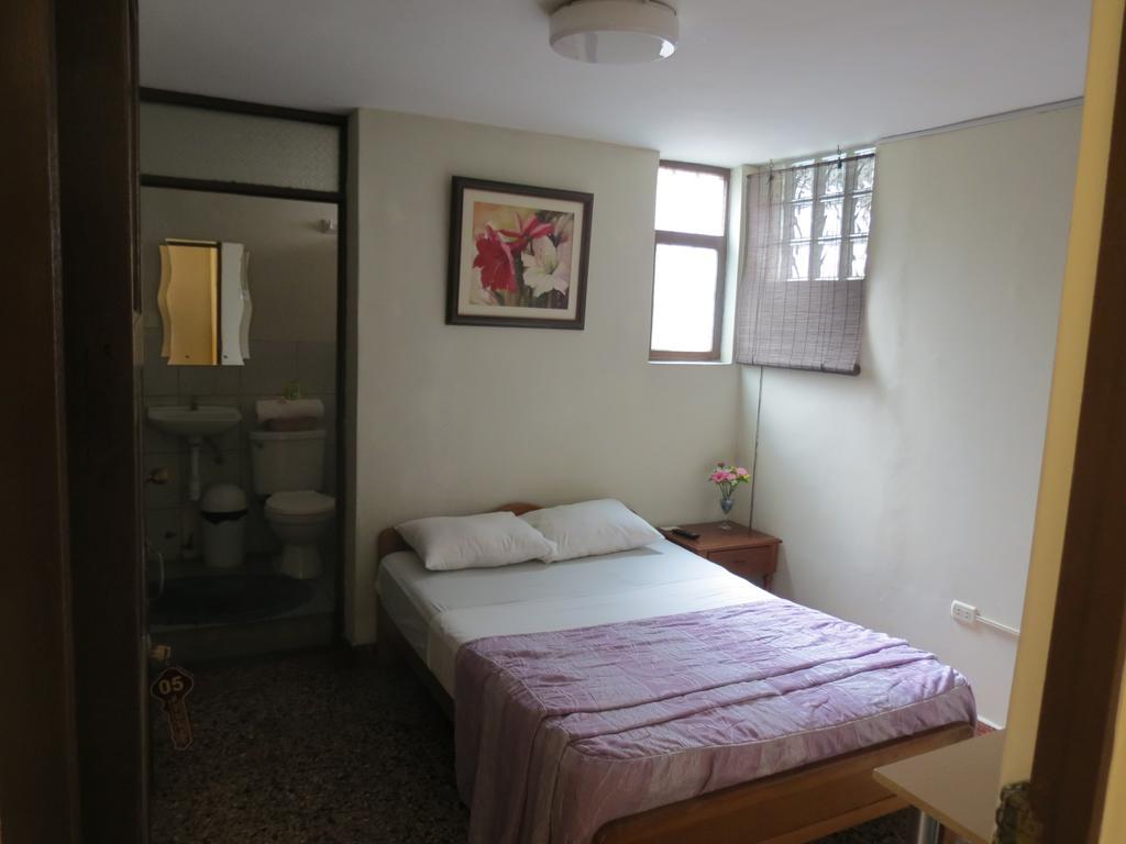 トルヒーリョ Residencial El Sol De Los Pinos Bed & Breakfast エクステリア 写真