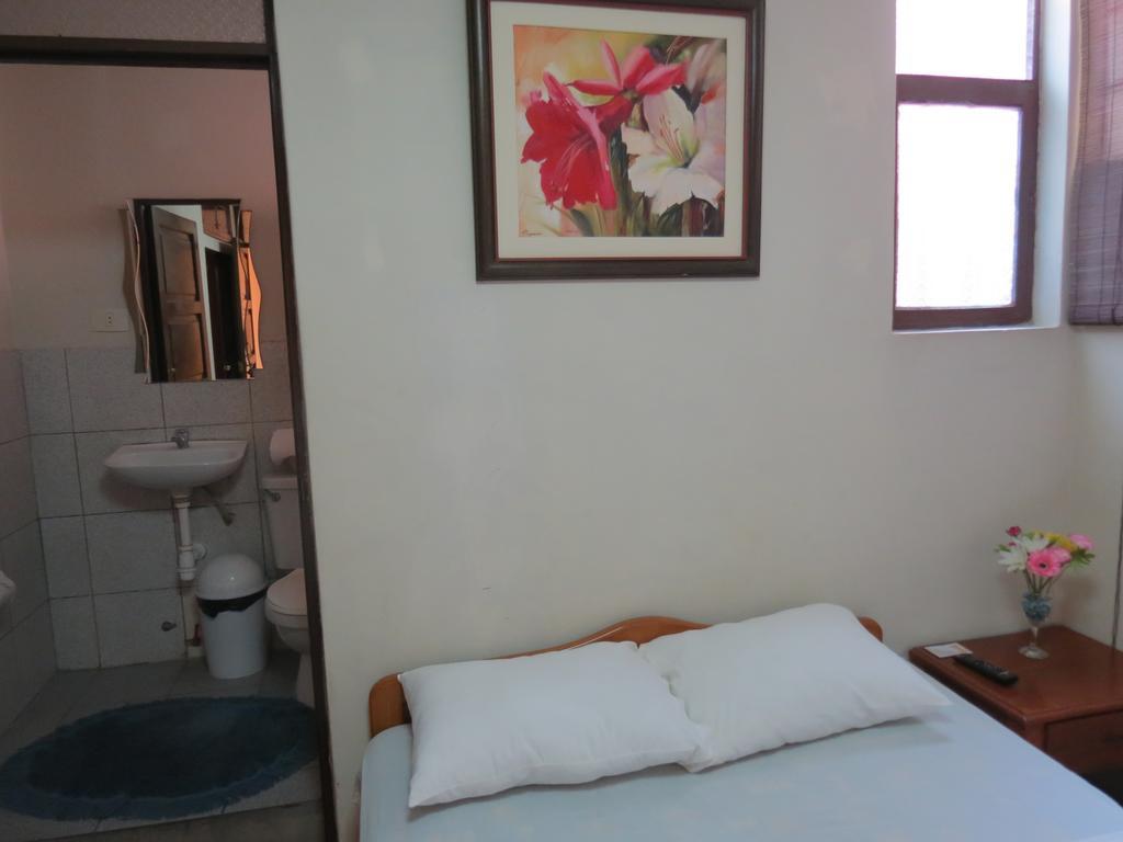 トルヒーリョ Residencial El Sol De Los Pinos Bed & Breakfast エクステリア 写真