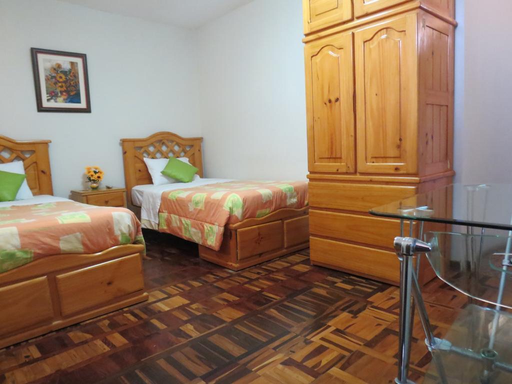 トルヒーリョ Residencial El Sol De Los Pinos Bed & Breakfast エクステリア 写真