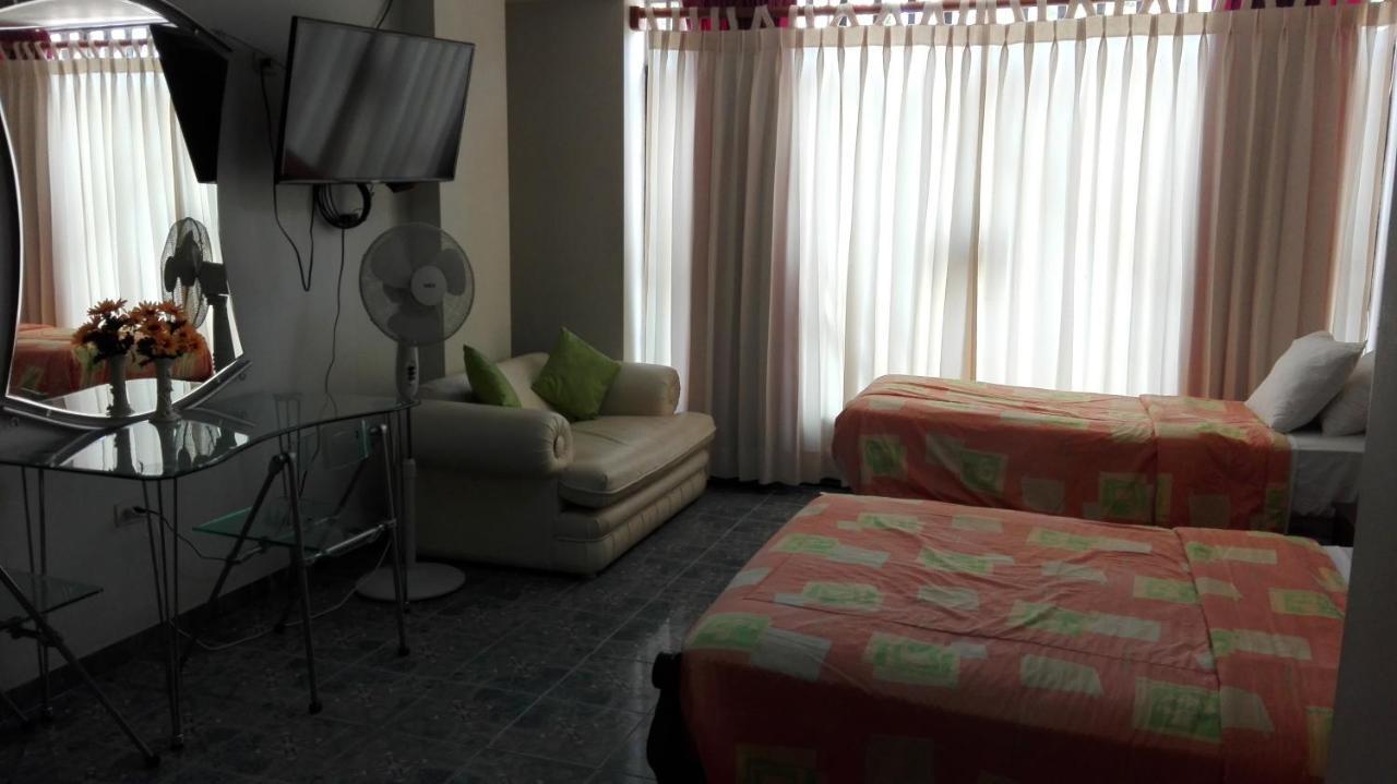 トルヒーリョ Residencial El Sol De Los Pinos Bed & Breakfast エクステリア 写真